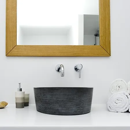 Milis * Adamantas (Milos)