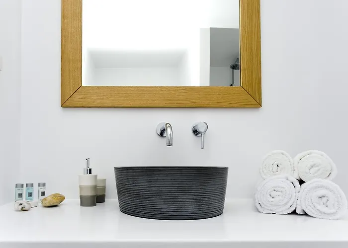 Milis Houses * Adamantas (Milos)